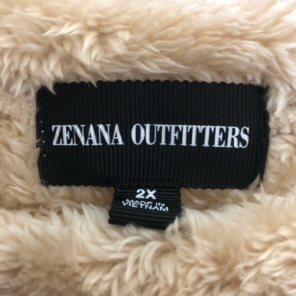 PLUS size faux fur pullover 🎉HP🎉 - Picture 4 of 4